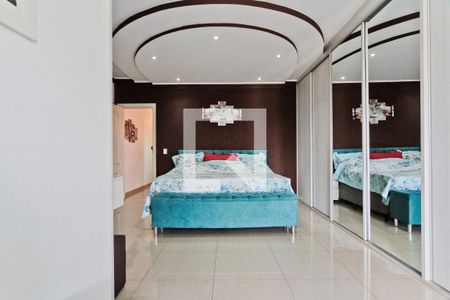 Suíte de casa à venda com 3 quartos, 300m² em Vila Mangalot, São Paulo