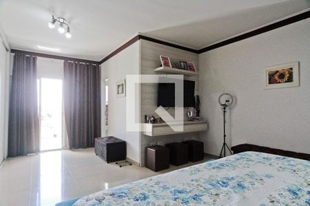 Suíte de casa à venda com 3 quartos, 300m² em Vila Mangalot, São Paulo