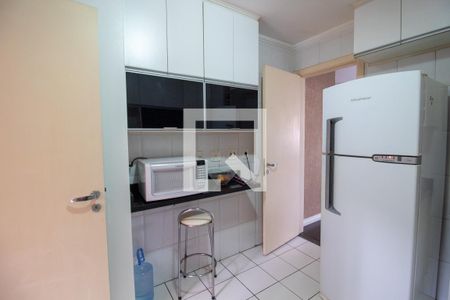 Cozinha de casa de condomínio para alugar com 2 quartos, 90m² em Vila Sao Domingos, São Paulo