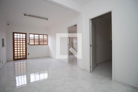 Sala 3 de casa para alugar com 7 quartos, 500m² em Qnf 2, Brasília
