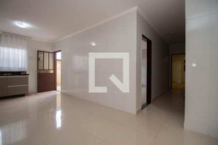 Sala 2 de casa para alugar com 7 quartos, 500m² em Qnf 2, Brasília