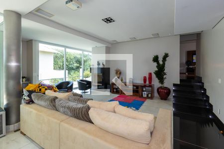 Sala com Lareira  de casa de condomínio à venda com 3 quartos, 348m² em Vila do Ouro, Nova Lima