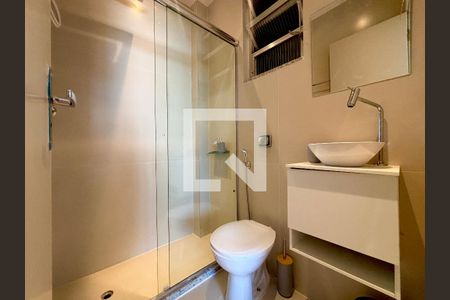 Banheiro social de apartamento à venda com 1 quarto, 22m² em Copacabana, Rio de Janeiro