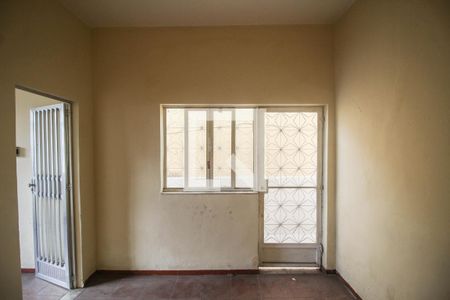 Sala de casa para alugar com 1 quarto, 51m² em  Juscelino, Nova Iguaçu