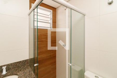 Banheiro de apartamento para alugar com 1 quarto, 30m² em Vila Constança, São Paulo