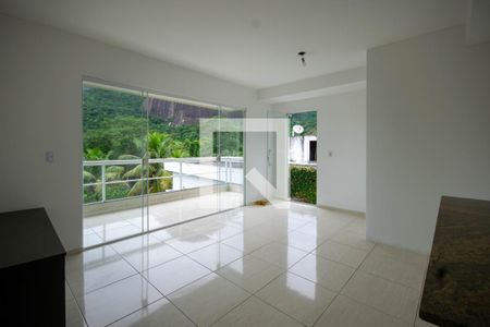 Sala de casa para alugar com 2 quartos, 80m² em Taquara, Rio de Janeiro