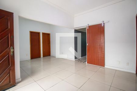 Sala de casa para alugar com 4 quartos, 120m² em Ramos, Rio de Janeiro