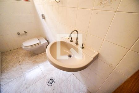 Pia de casa à venda com 8 quartos, 750m² em Vila Carrão, São Paulo