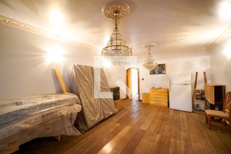 Sala de casa à venda com 8 quartos, 750m² em Vila Carrão, São Paulo