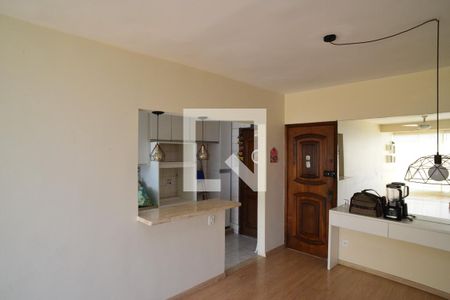 Sala de apartamento para alugar com 2 quartos, 90m² em Barra da Tijuca, Rio de Janeiro