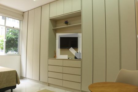 Sala de apartamento à venda com 1 quarto, 30m² em Leme, Rio de Janeiro