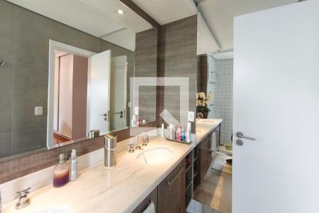 Banheiro Suíte de apartamento para alugar com 3 quartos, 247m² em Cambuí, Campinas