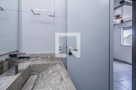 banheiro social_4 de apartamento para alugar com 2 quartos, 35m² em Sacoma, São Paulo