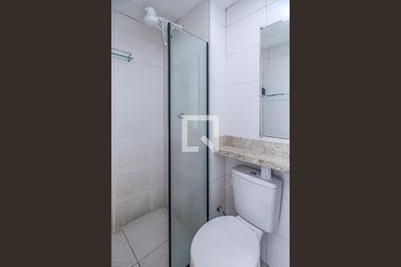 banheiro social_2 de apartamento para alugar com 2 quartos, 35m² em Sacoma, São Paulo