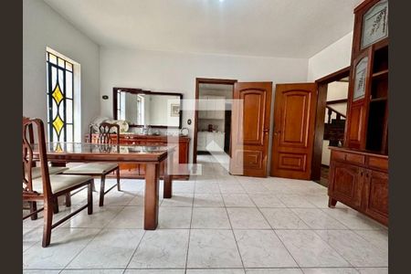 Casa à venda com 5 quartos, 900m² em Boaçava, São Paulo