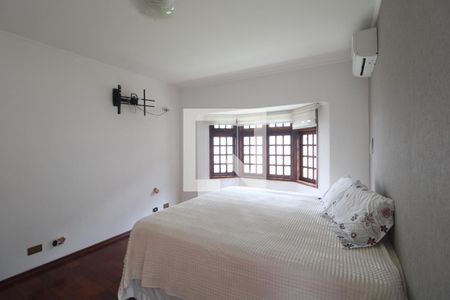 Suíte de casa à venda com 3 quartos, 300m² em Socorro, São Paulo