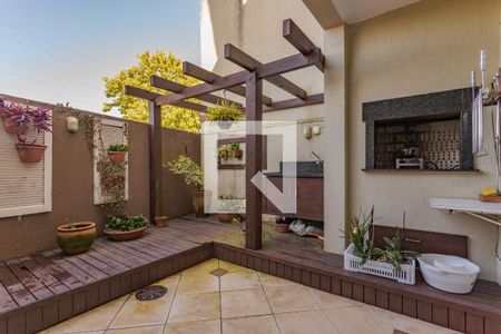 Sala de casa de condomínio à venda com 3 quartos, 250m² em Vila Jardim, Porto Alegre