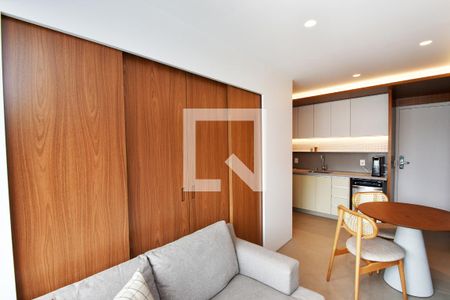 sala de estar e jantar de kitnet/studio à venda com 1 quarto, 33m² em Pinheiros, São Paulo