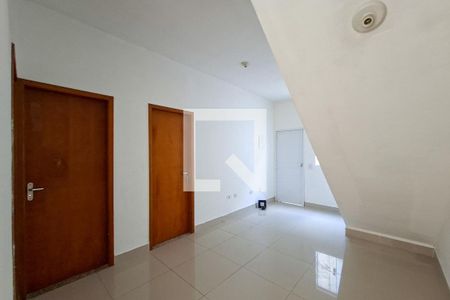 Sala de casa de condomínio para alugar com 2 quartos, 71m² em Vila Tupi, Praia Grande
