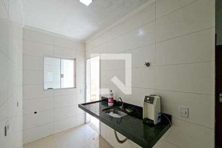 Cozinha  de casa de condomínio para alugar com 2 quartos, 71m² em Vila Tupi, Praia Grande