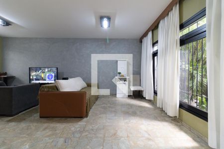 Sala de casa para alugar com 4 quartos, 258m² em Vila Moinho Velho, São Paulo