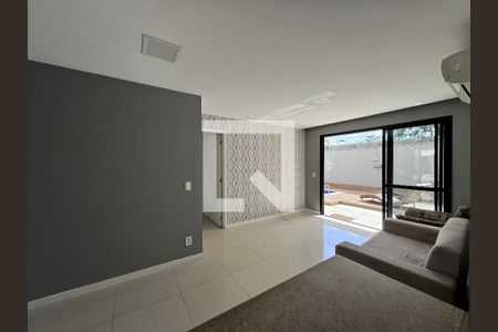 Sala de casa de condomínio à venda com 3 quartos, 149m² em Recreio dos Bandeirantes, Rio de Janeiro