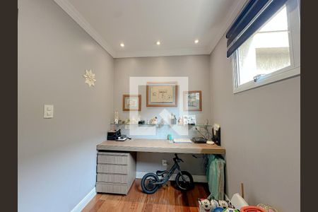 Escritório de casa à venda com 3 quartos, 380m² em Jardim Humaita, São Paulo