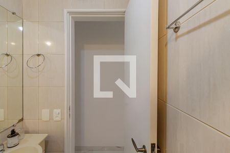 Banheiro  de apartamento à venda com 1 quarto, 55m² em Vila Nova Conceição, São Paulo