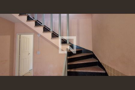 Escada de casa à venda com 4 quartos, 178m² em Vila Angelina, São Bernardo do Campo