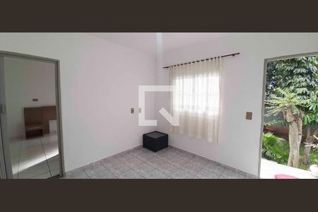 Sala de Estar de casa para alugar com 2 quartos, 150m² em Padroeira, Osasco