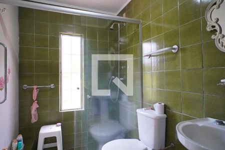 Banheiro da Suíte de casa para alugar com 2 quartos, 100m² em Ipanema, Porto Alegre