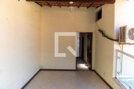 Varanda de casa à venda com 3 quartos, 180m² em Engenho do Mato, Niterói