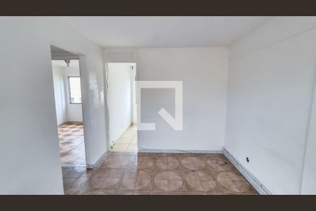 Sala de casa de condomínio à venda com 2 quartos, 43m² em Irajá, Rio de Janeiro