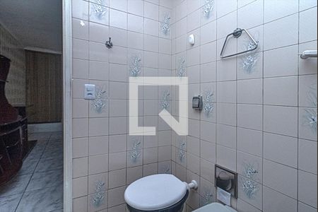 banheiro na suíte_3 de casa para alugar com 1 quarto, 90m² em Vila Conde do Pinhal, São Paulo