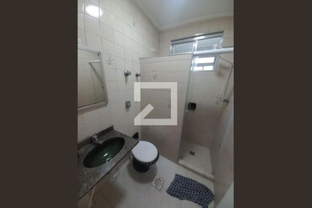 Banheiro de apartamento para alugar com 1 quarto, 50m² em Centro, São Vicente