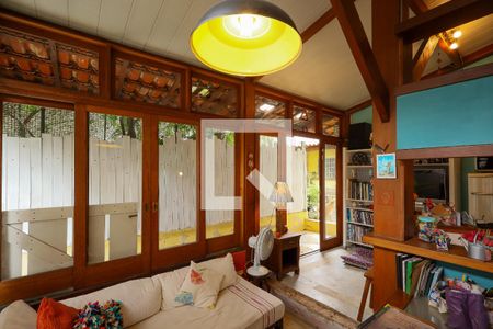 Sala 2 de casa à venda com 2 quartos, 200m² em Parque Colonial, São Paulo