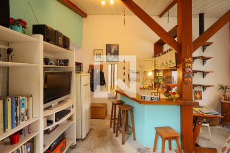 Sala 2 de casa à venda com 2 quartos, 200m² em Parque Colonial, São Paulo