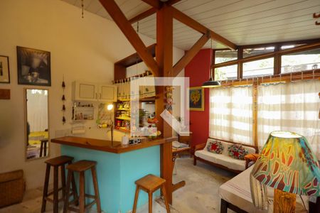 Sala 2 de casa à venda com 2 quartos, 200m² em Parque Colonial, São Paulo