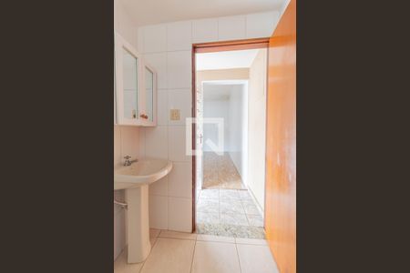 Banheiro de casa para alugar com 1 quarto, 55m² em Vila Ré, São Paulo