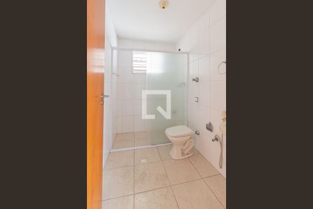 Banheiro de casa para alugar com 1 quarto, 55m² em Vila Ré, São Paulo