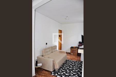 Detalhe - Sala de casa para alugar com 2 quartos, 42m² em Vila Picinin, São Paulo