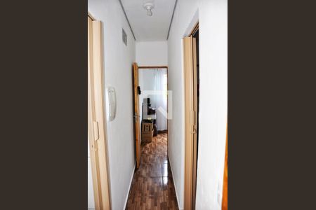 Detalhe - Corredor Quartos de casa para alugar com 2 quartos, 42m² em Vila Picinin, São Paulo