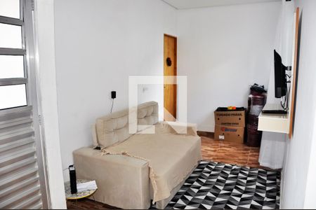 Detalhe - Sala de casa para alugar com 2 quartos, 42m² em Vila Picinin, São Paulo