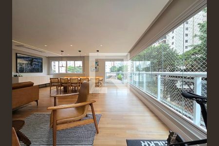 Sala de apartamento à venda com 3 quartos, 161m² em Vila Nova Conceição, São Paulo