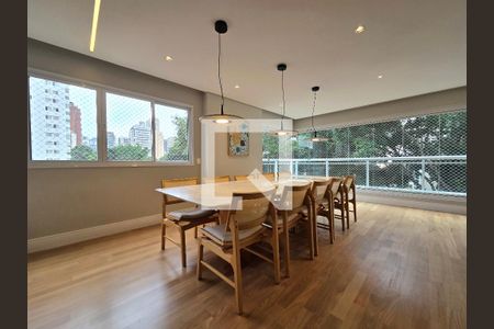 Sala de apartamento à venda com 3 quartos, 161m² em Vila Nova Conceição, São Paulo