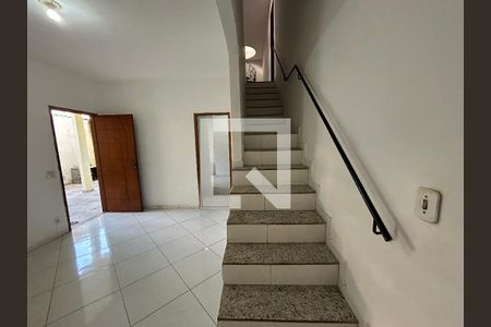Sala de casa para alugar com 3 quartos, 240m² em Bento Ribeiro, Rio de Janeiro