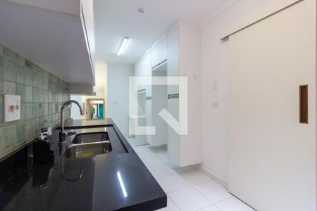 Cozinha de casa para alugar com 2 quartos, 240m² em Pinheiros, São Paulo