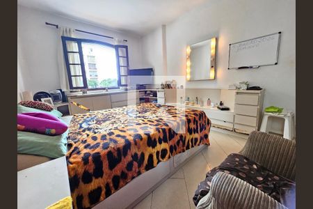 Suite  de apartamento à venda com 4 quartos, 185m² em Campo Belo, São Paulo