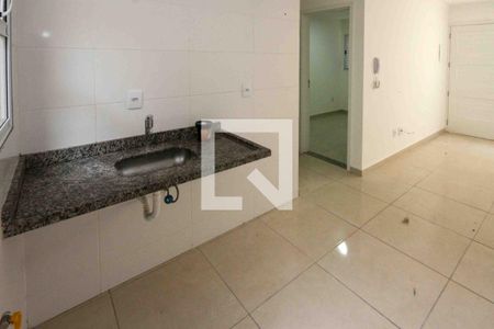 Cozinha de apartamento para alugar com 2 quartos, 40m² em Cidade Líder, São Paulo