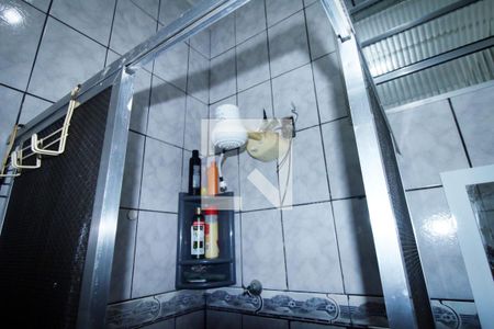 Banheiro de apartamento para alugar com 1 quarto, 50m² em Olaria, Rio de Janeiro